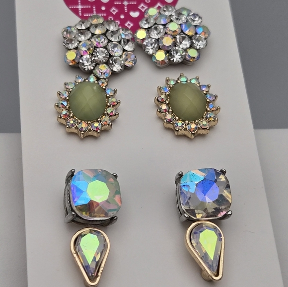 Vintage Set of 4 Aurora Borealis & Green Rhinestone Stud Earrings - Picture 6 of 11